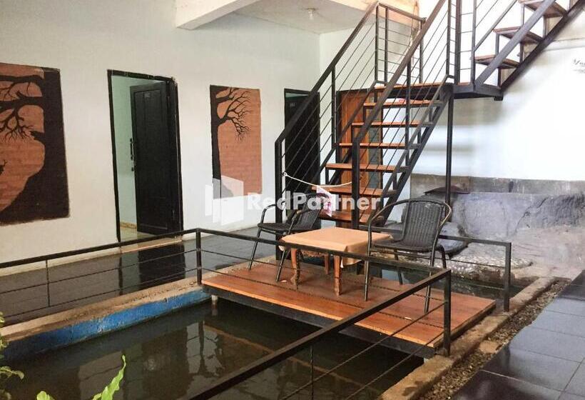 בית מלון כפרי Wisma Andini Palopo Redpartner