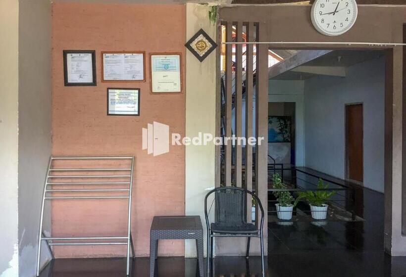 בית מלון כפרי Wisma Andini Palopo Redpartner