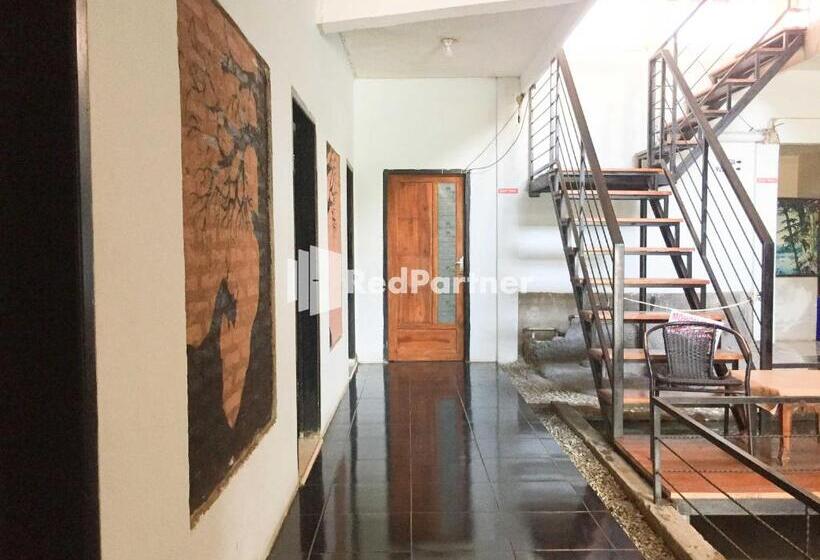 בית מלון כפרי Wisma Andini Palopo Redpartner