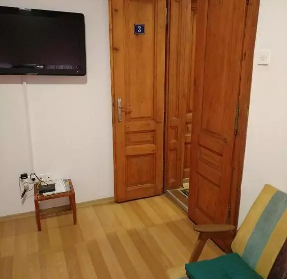 پانسیون Apartment And Roomstabašnicetuzla Centar