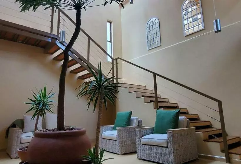 ペンション Avonlea Guesthouse