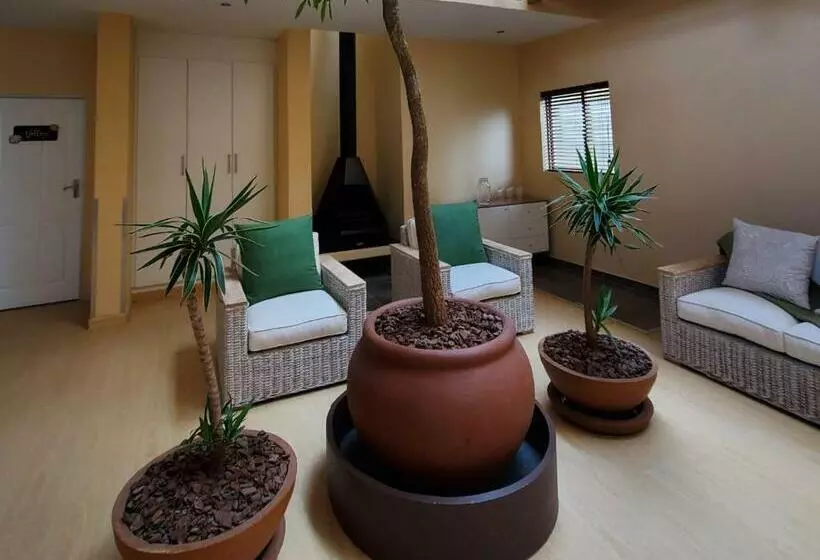 ペンション Avonlea Guesthouse