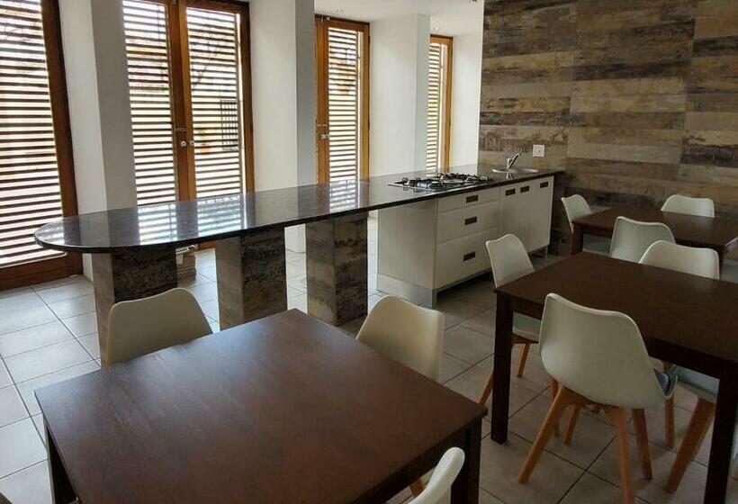 پانسیون Avonlea Guesthouse