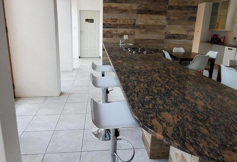 پانسیون Avonlea Guesthouse