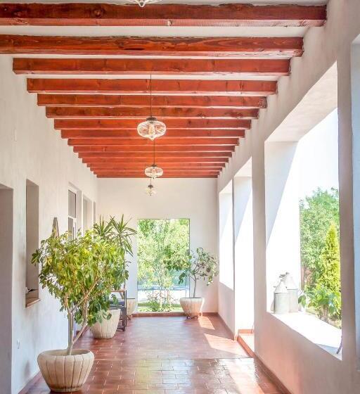 تختخواب و صبحانه Elma Guesthouse