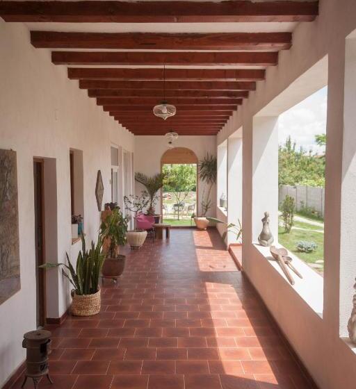 تختخواب و صبحانه Elma Guesthouse