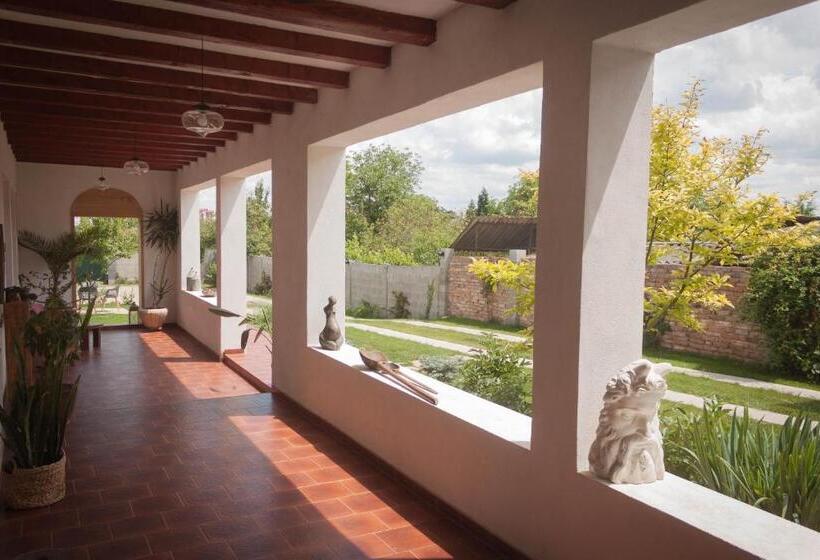 تختخواب و صبحانه Elma Guesthouse