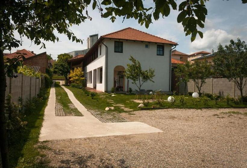 تختخواب و صبحانه Elma Guesthouse