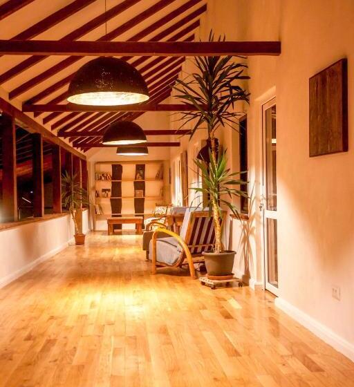 تختخواب و صبحانه Elma Guesthouse