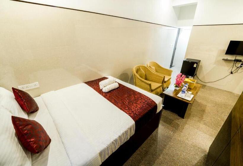 هتل Jeyam Residency