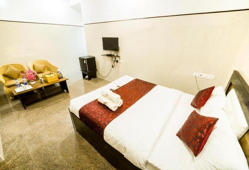 هتل Jeyam Residency