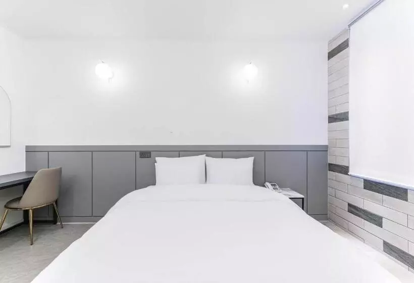 هتل Pyeongtaek Godeok Rich Stay