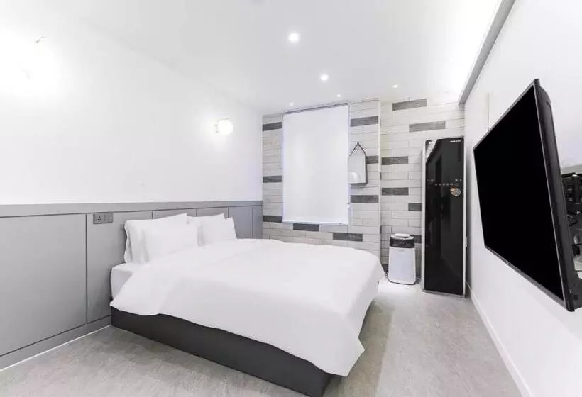 هتل Pyeongtaek Godeok Rich Stay