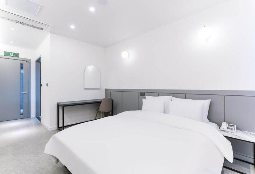 فندق Pyeongtaek Godeok Rich Stay