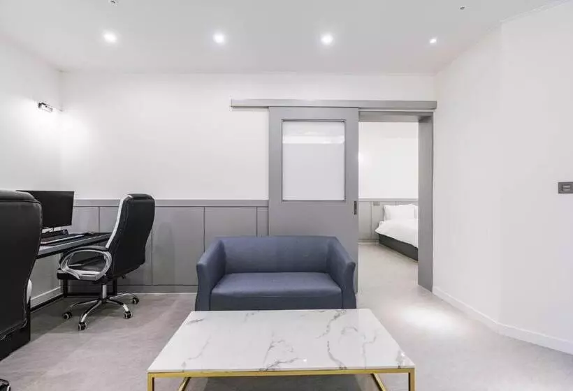 هتل Pyeongtaek Godeok Rich Stay