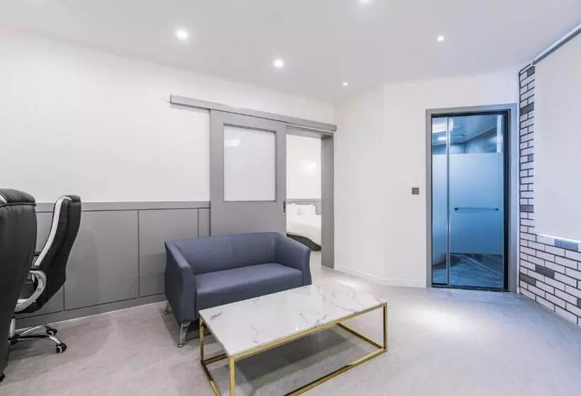 هتل Pyeongtaek Godeok Rich Stay
