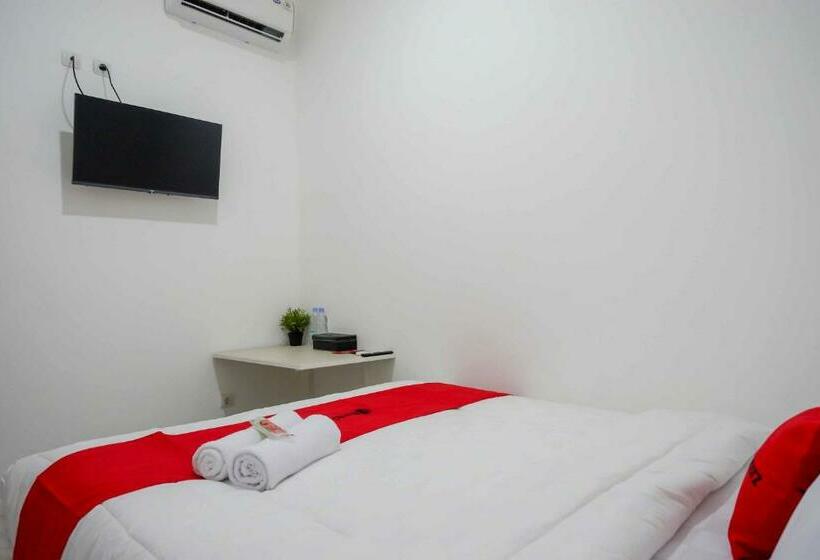 فندق Reddoorz Near Gor Jatidiri Semarang