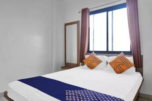 ホテル Spot On 82638 Purandar Lodge