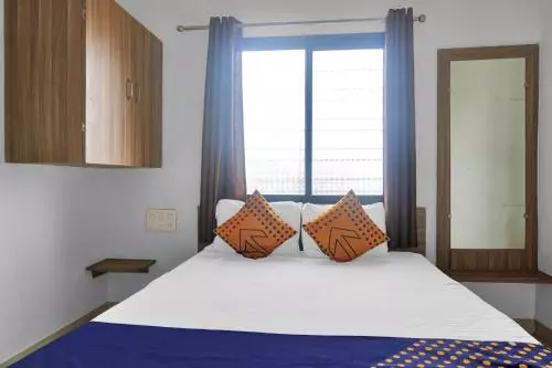ホテル Spot On 82638 Purandar Lodge