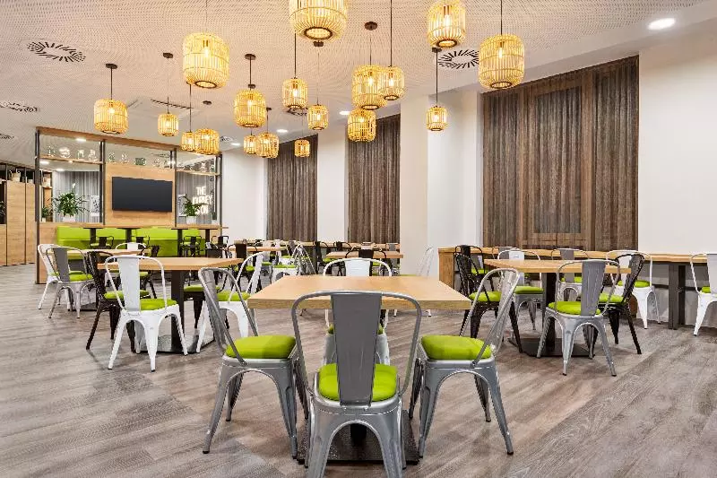 ホテル Super 8 By Wyndham Chemnitz