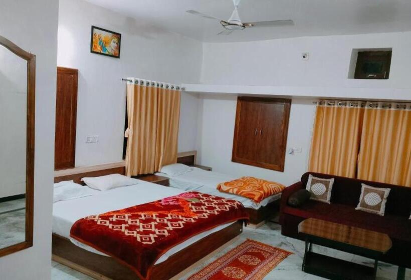 بنسيون Laxmanji Villas