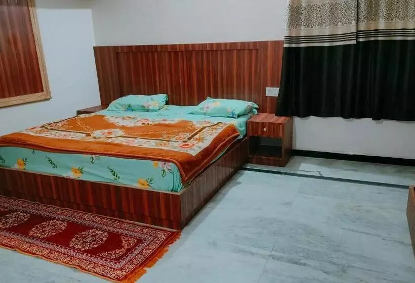 ペンション Laxmanji Villas