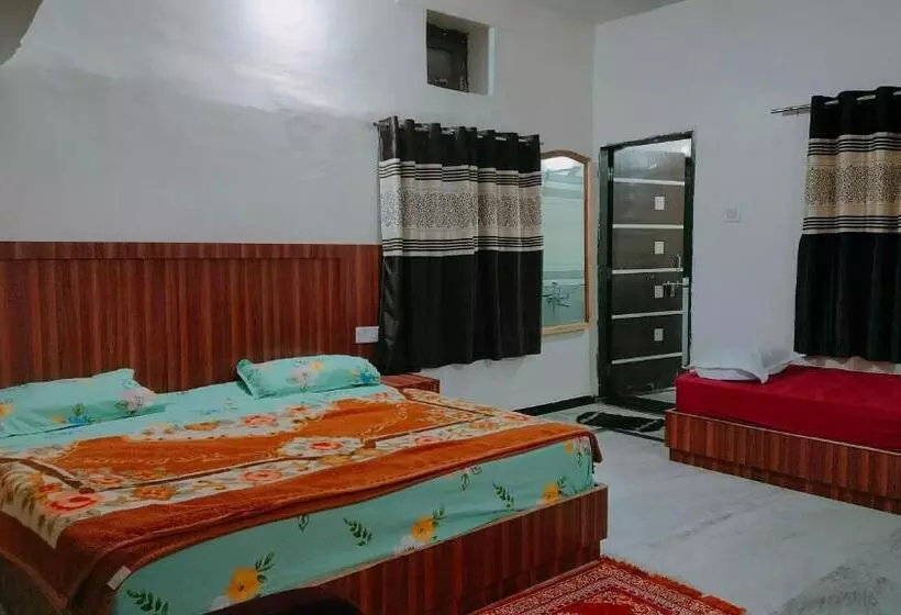 ペンション Laxmanji Villas