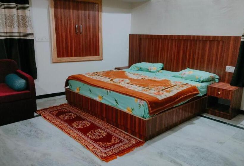 بنسيون Laxmanji Villas