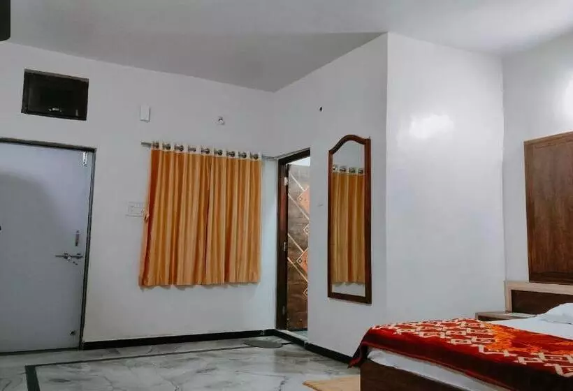 ペンション Laxmanji Villas