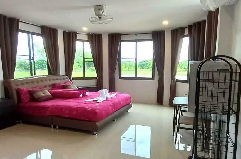 Bua Daeng Homestay Resort