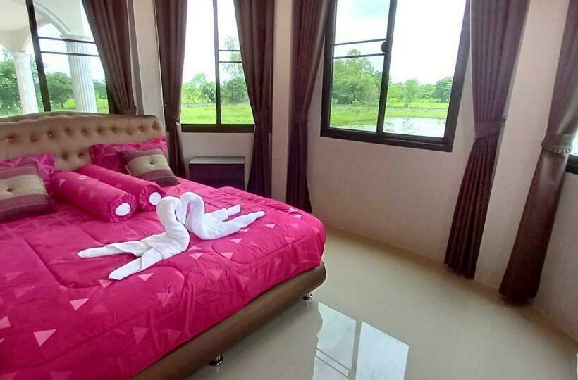 Bua Daeng Homestay Resort