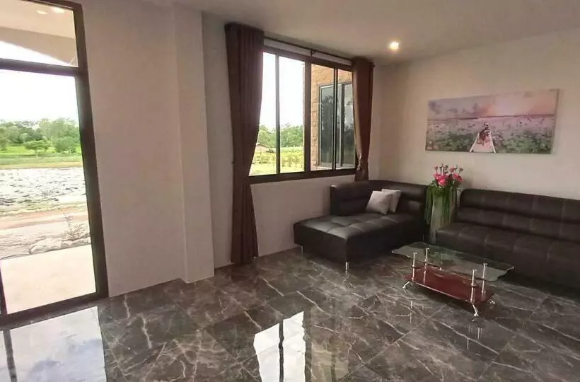 Bua Daeng Homestay Resort