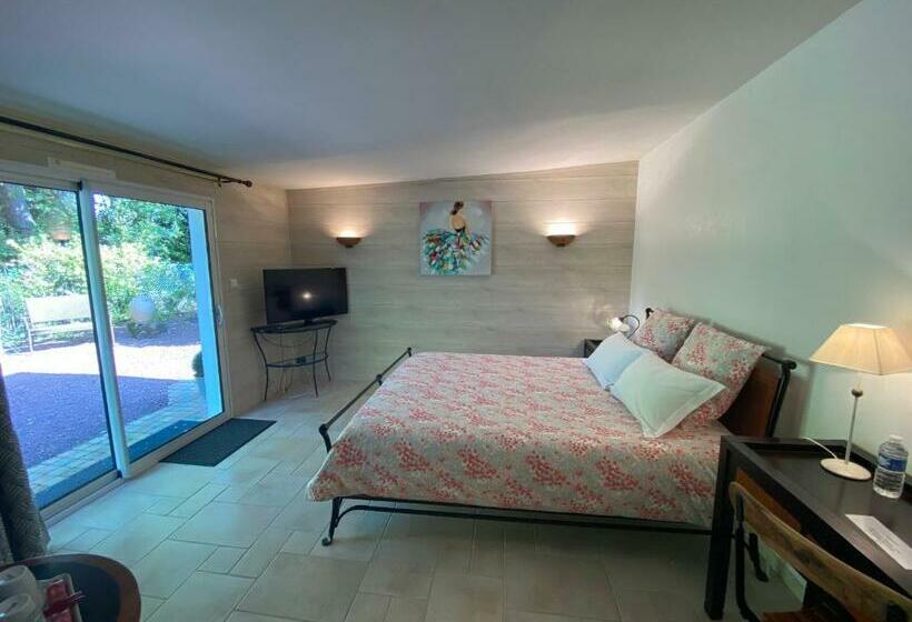 پانسیون Le Clos Des Chênes