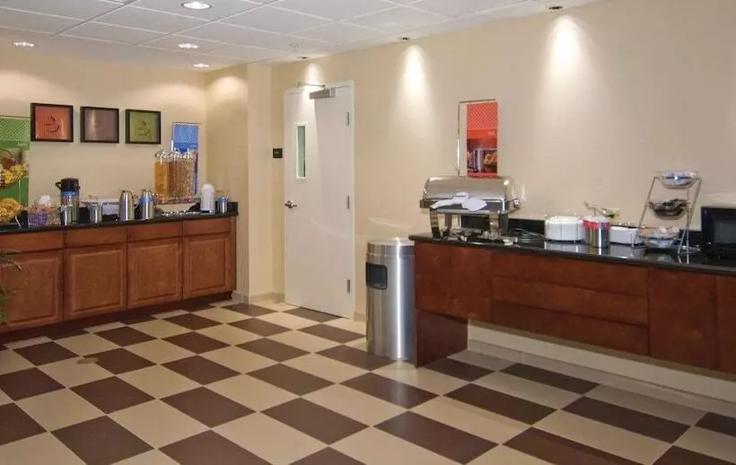 Hampton Inn & Suites Baton Rouge/port Allen