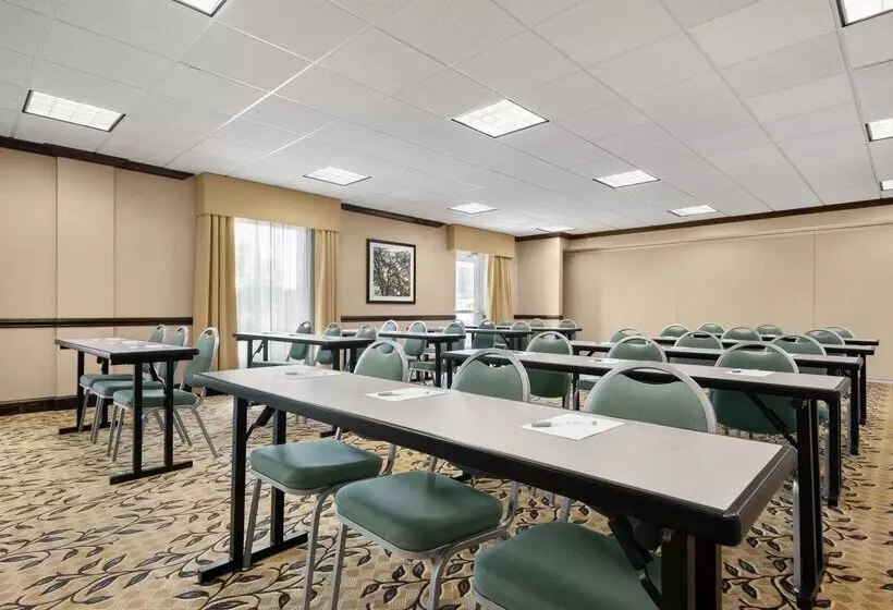 Hampton Inn & Suites Brunswick