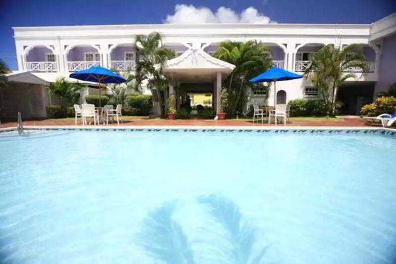 هتل Bay Gardens Inn