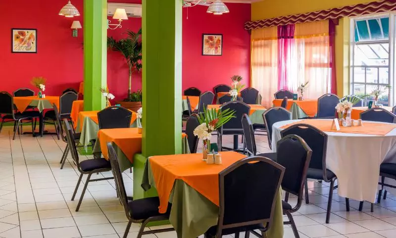 هتل Bay Gardens Inn