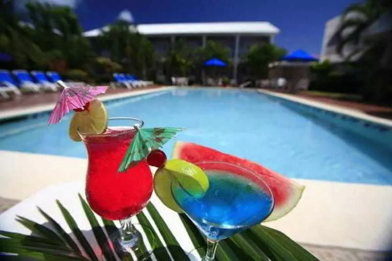 هتل Bay Gardens Inn