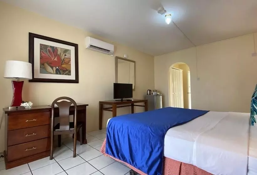 هتل Bay Gardens Inn