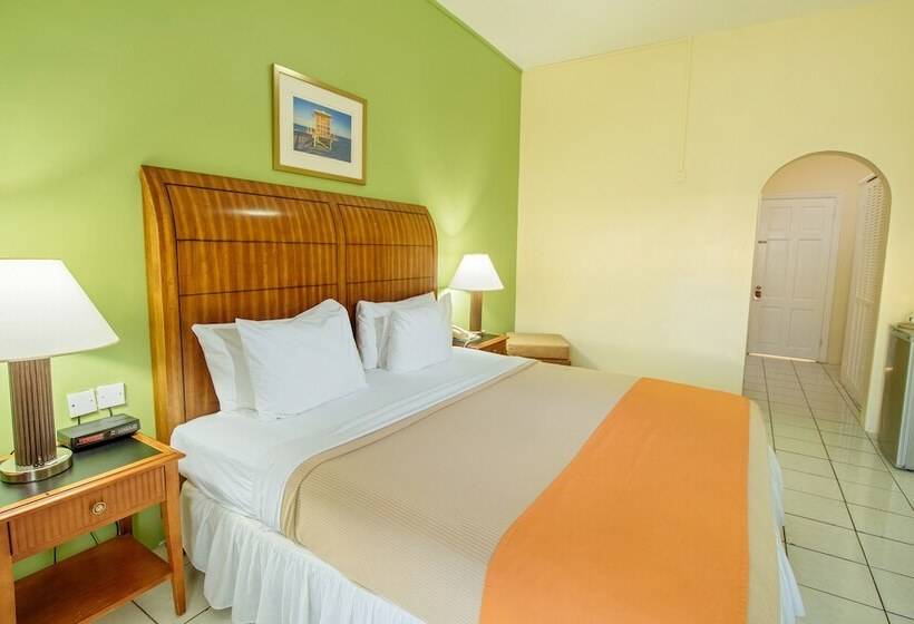 هتل Bay Gardens Inn