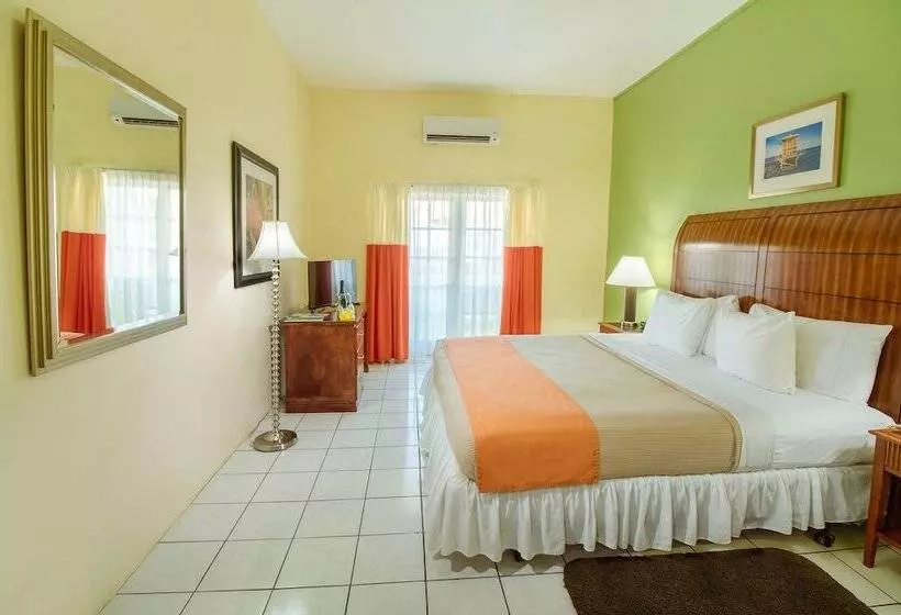 هتل Bay Gardens Inn