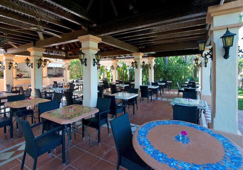 هتل Bluebay Banus