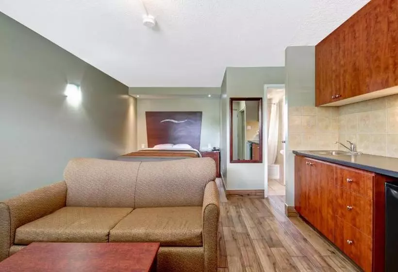 فندق Burlington Inn