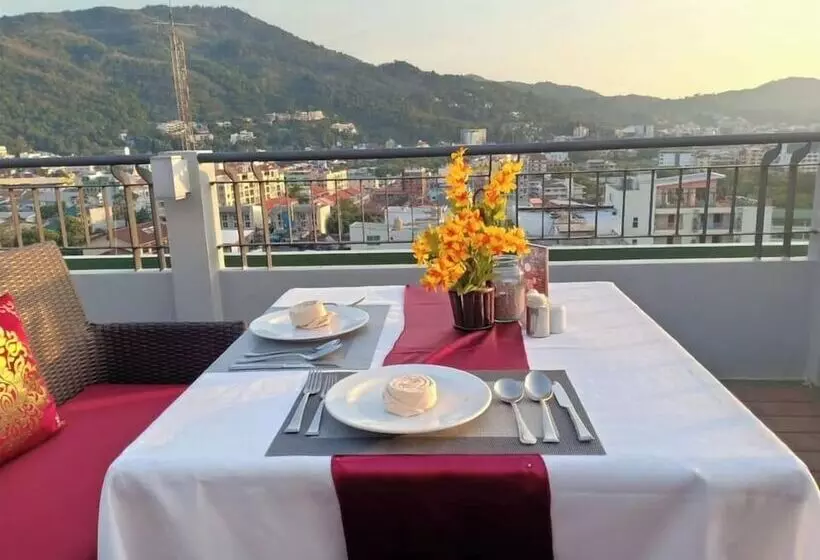 هتل Casa Del M Phuket   Newly Renovated