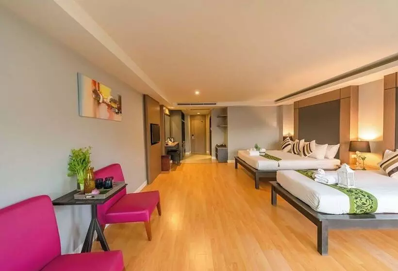 هتل Casa Del M Phuket   Newly Renovated
