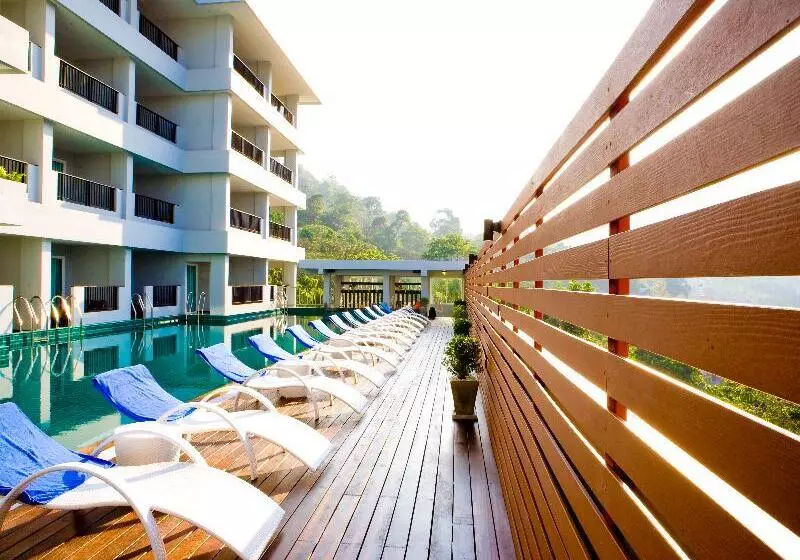 هتل Casa Del M Phuket   Newly Renovated