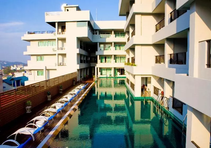 هتل Casa Del M Phuket   Newly Renovated