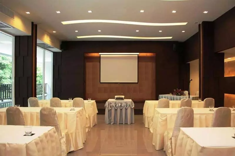 هتل Casa Del M Phuket   Newly Renovated