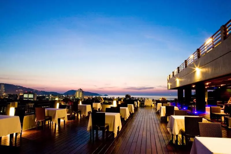 هتل Casa Del M Phuket   Newly Renovated