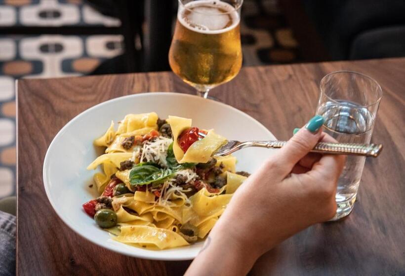 בית מלון כפרי Contessa Suites On The Riverwalk